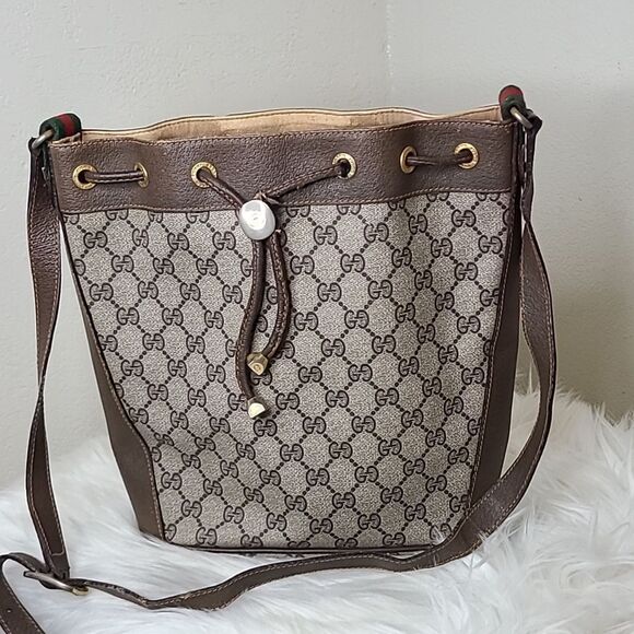 💯 Authentic Gucci Bucket Bag 🍀 - Picture 9 of 14